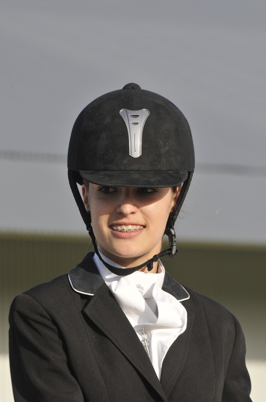 Buena actuaci&oacute;n de la amazona navarra Claudia Lazkoz en el CPEDI*** de Portugal